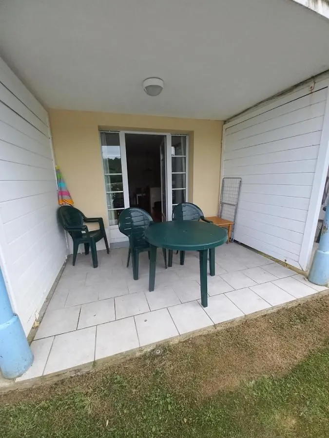 Apartment Appartement Au Bord Du Lac Marciac